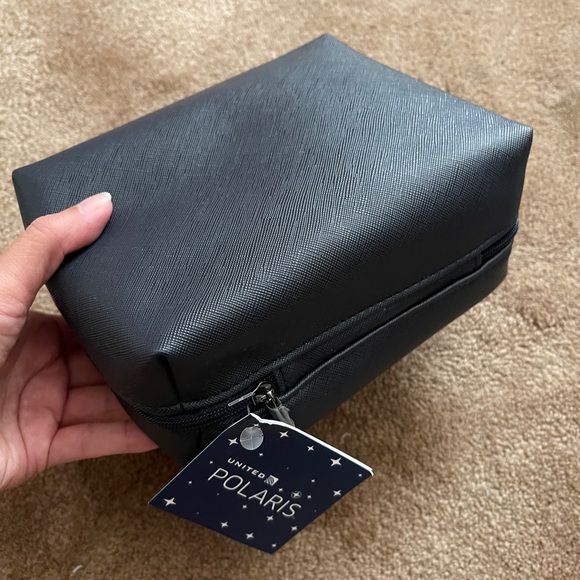 United Polaris business class amenities kit - Picture 3 of 4